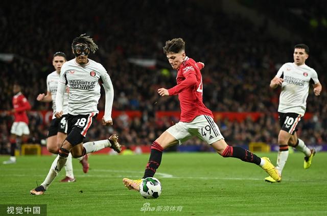 鲁伊斯等在 鲁伊斯等在